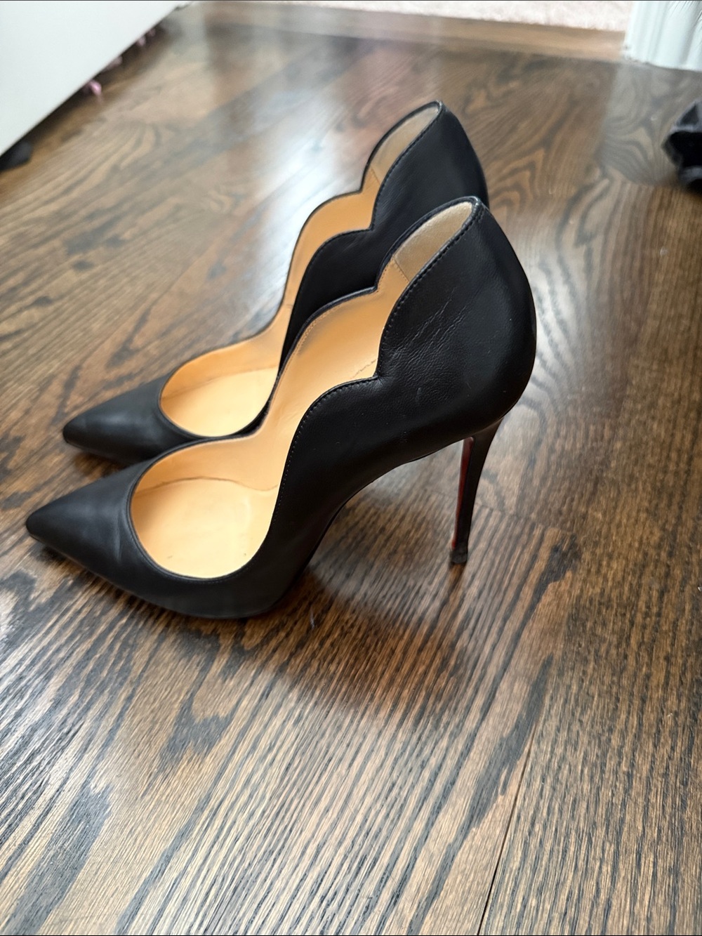 Christian Louboutin Black Hot Chick Leather Pointed-Toe Stiletto Heels 39